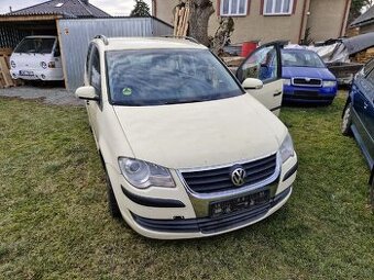 Vw touran 2.0cng 2009 plně pojízdné na díly