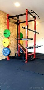 Masivní dřepovací klec - power rack, posilovací věž