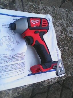 Milwaukee M18 2656-20 m18 BID-0 aku utahovak 1/4 HEX