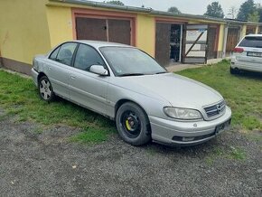 Opel Omega 2,6 V6 - náhradní díly