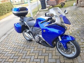 Honda VFR - 1