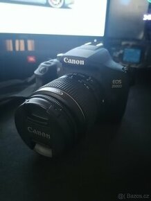 Canon EOS 2000D s příslušenstvím