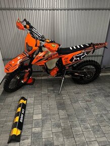 Hard enduro KTM EXC-F 250 model 2020 AKRAPOVIČ