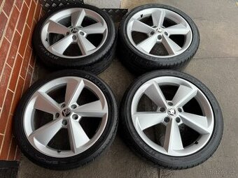 Alu 18" 5x112 škoda GOLUS O3 letní pneu Dunlop 70% - 1