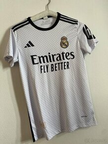 Dres Realu Madrid 24/25 velikost: XS Mbappe