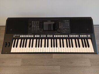 Keyboard Yamaha psr s 750