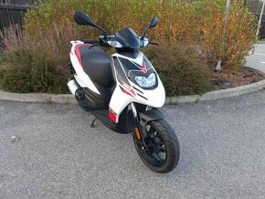 Aprillia SR Motard 50 - 1. Majitel .  2900km