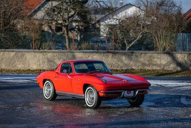 Chevrolet Corvette C2 327 cu in (5.4 L) - 1