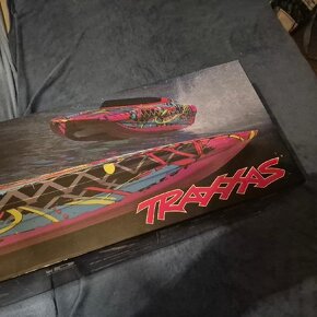 Lodě Traxxas Spartan a Catamaran