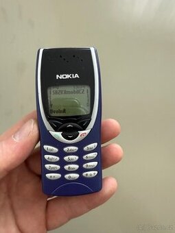 Nokia 8210