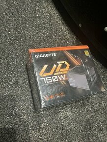 Počítačový zdroj GIGABYTE UD750GM