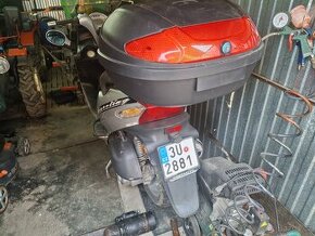 Prodám skútr KYMCO 250