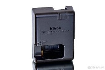 Nabíječka MH-25a Nikon pro baterie EN-EL15 a, b, c