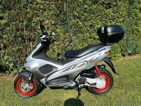 Prodám kvalitní Italský skútr Gilera Runner 50 Sport SP