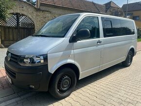 VW T5.1 / 103kW: MINIBUS LONG NA CESTOVÁNÍ 8/9 míst - 1