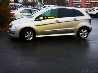 Mercedes b200 diesel top stav svižně auto