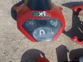 Aprilia Tuono Rsv - nádrž , komplet plasty