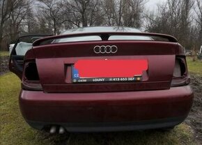 Audi A4 B5 sedan 5.vrata a zadni leve svetlo