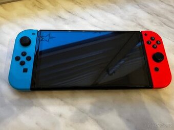 Nintendo Switch OLED - TOP STAV + veškeré příslušenství