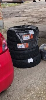 TRACMAX A/S TRAC SAVER 205/65 R15 94V 3PMSF Celoroční pneu