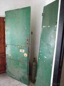 Zrušená kovárna - ocelová vrata