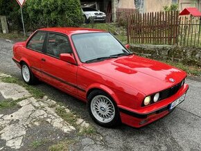 BMW e30 318is