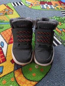 adidas HOOPS zimní boty velikost 26 (stélka 16,5cm)