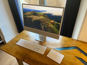 Apple iMac 2021 stříbrný 24” M1 + Touch ID CZ klávesnice