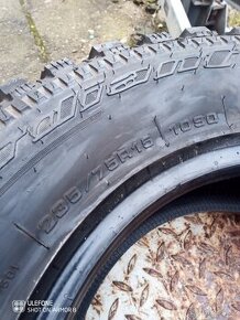 Pneu  235/75 r15 off road