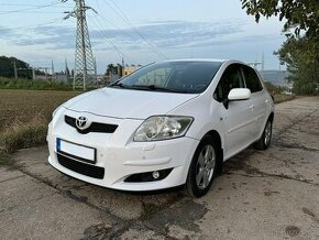 Toyota Auris 1.6 97kW Automat r.v. 2009