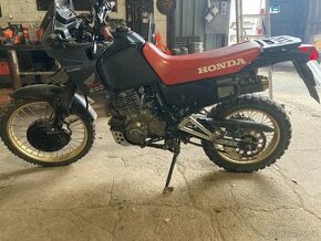 Suzuki DR 650 díly