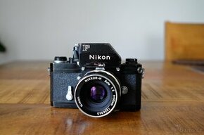 NIKON F