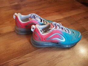 Nike Air Max 720.Vel.41.
 - 1