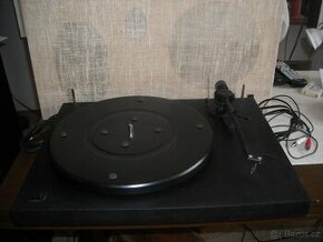 Gramofon Pro-ject Debut II