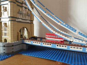 LEGO 10214 Tower Bridge - 1