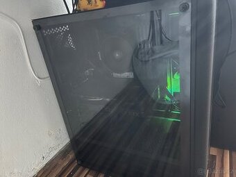 Herní PC RTX 4060 Ryzen 5. Monitor