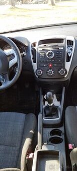 Kia ceed combi 1,4 benzin.  r.v. 2010 - 1