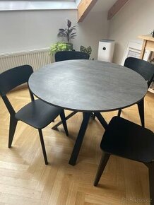 MARIEDAMM Ikea jídelní stůl
