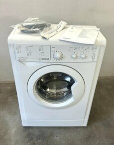 INDESIT tř. A++, 4 kg, 33 cm hloubka - TOP STAV -