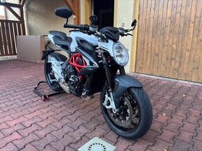 MV Agusta Brutale 800