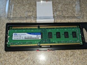 RAM celkem 8GB (DDR3: 2 x 4GB - 1600)