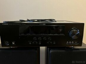 Receiver Yamaha HTR-6230 a dálkový ovladač