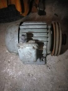 Motor 1,1 Kw 940 otáček za minutu 380/220 Vatů - 1