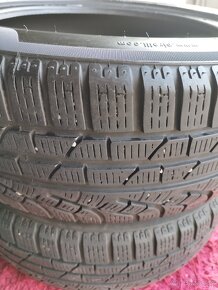 pěkne zimni pneu 2ks.Pirelli 205/55r17 vzorek min.6.mm