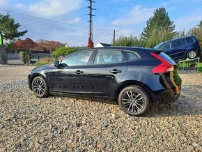 Volvo V40 2.0 90kw T2 ČR MOMENTUM