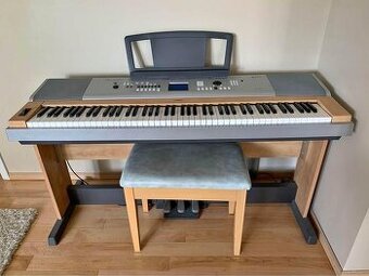 Digitální piano Yamaha Portable Grand DGX 630