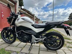 Honda NC 700 S 35 kW (A2 řidičák) manuál - 1