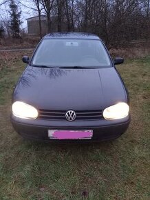 Prodam Volkswagen Golf 4 14 benzín R. V. 2002