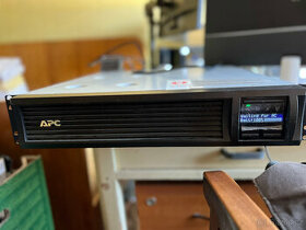 Záložní zdroj APC Smart-UPS 1500VA (SMT1500RMI2U) - 1