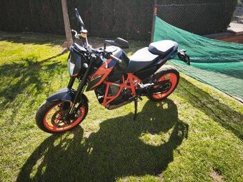 KTM 690 Duke R (2017) krasavec, doplňky, v TP 32kW, po servi